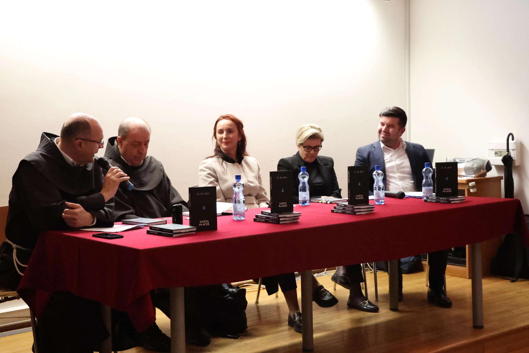 Fra Iko Skoko predstavio svoju novu knjigu 'Zašto plačeš'